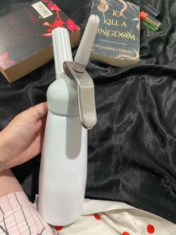 Portable noz canister