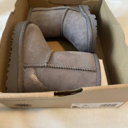 Toddler Gray Ugg Size 6 New 