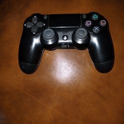PlayStation 4 dualShock Controller