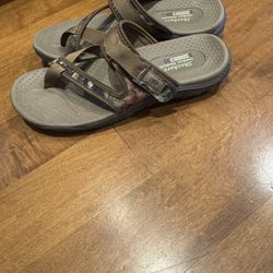 Woman’s Skechers X Mossy Oak Sandals Shipping Available 