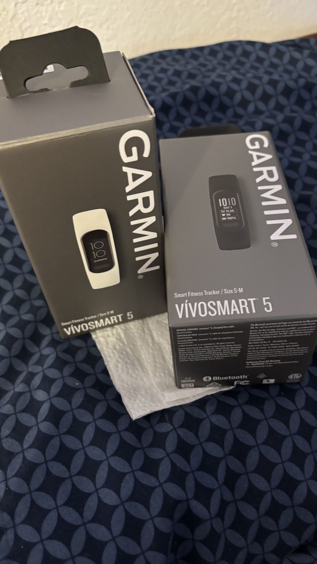 TWO GARMIN VIVOSMART 5