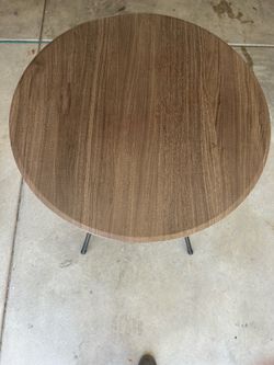 Retractable High-Top Table – Aluminum & Plastic, Indoor/Outdoor