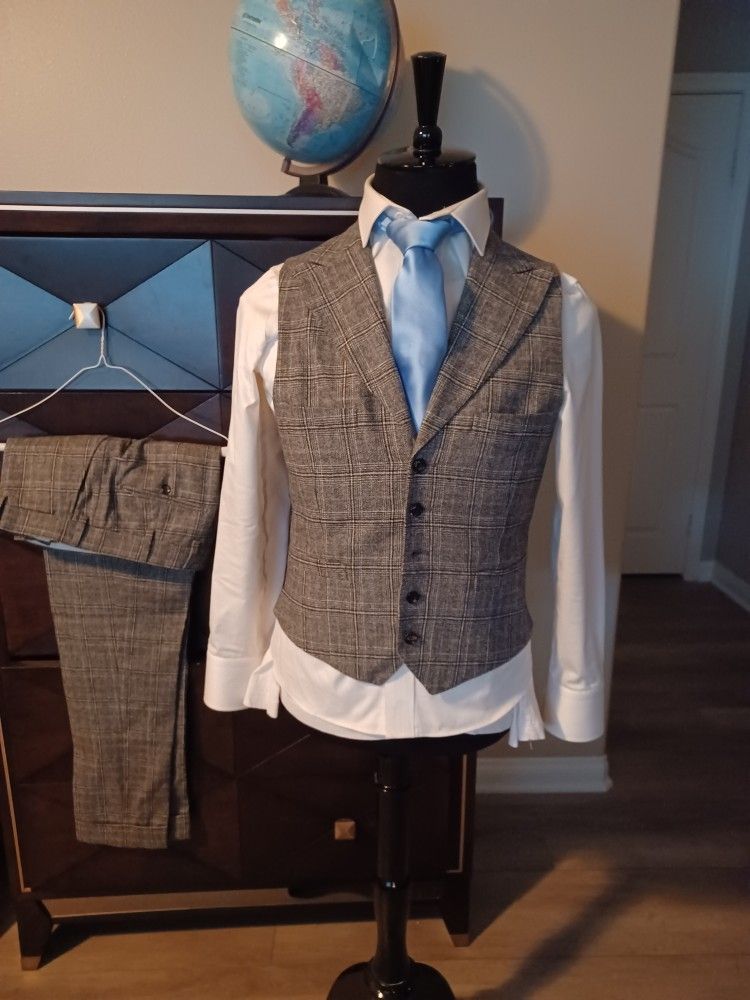 Suit Supply Jacket pants and vest Size 36s.