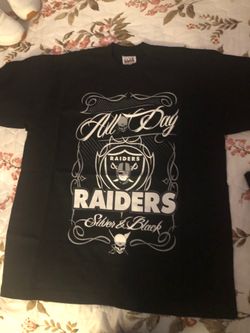 Camisas nuevas dos size L y una sizeM $8 cada una