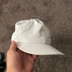Essentials Snap Back New Era 