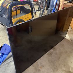 55 Inch Visio Tv With Wall Bracket And Hardware.