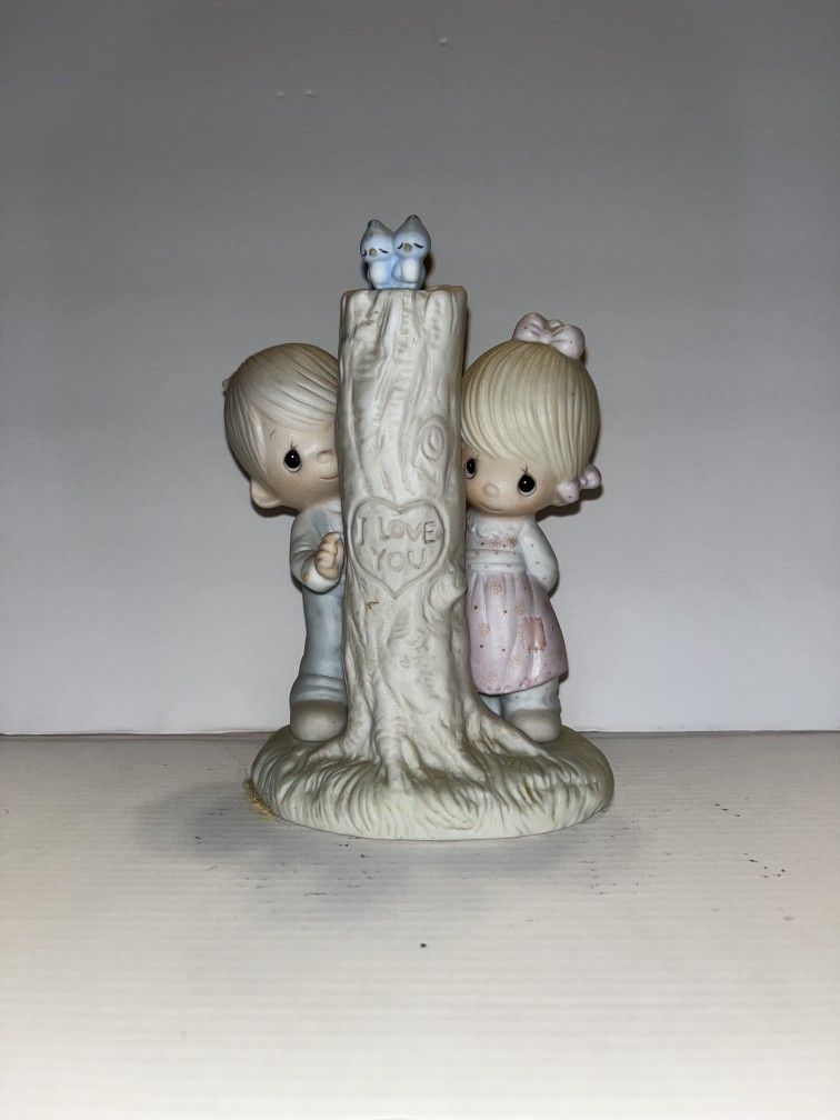 Precious Moments Couple