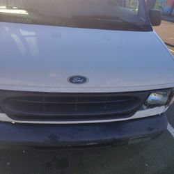 Ford Van 2001 Ecoline 250 New Tires. 156000 Milleles