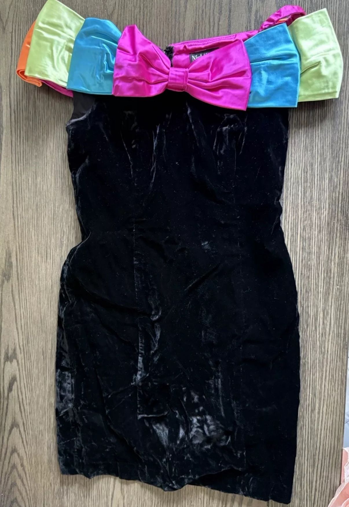 Lots Of Vintage Clothes For Sale. 