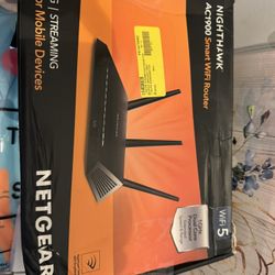 NETGEAR Nighthawk Smart Wi-Fi Router (R7000) - AC1900 Wireless Speed (Up to 1900 Mbps) | Up to 1800 Sq Ft Coverage & 30 Devices