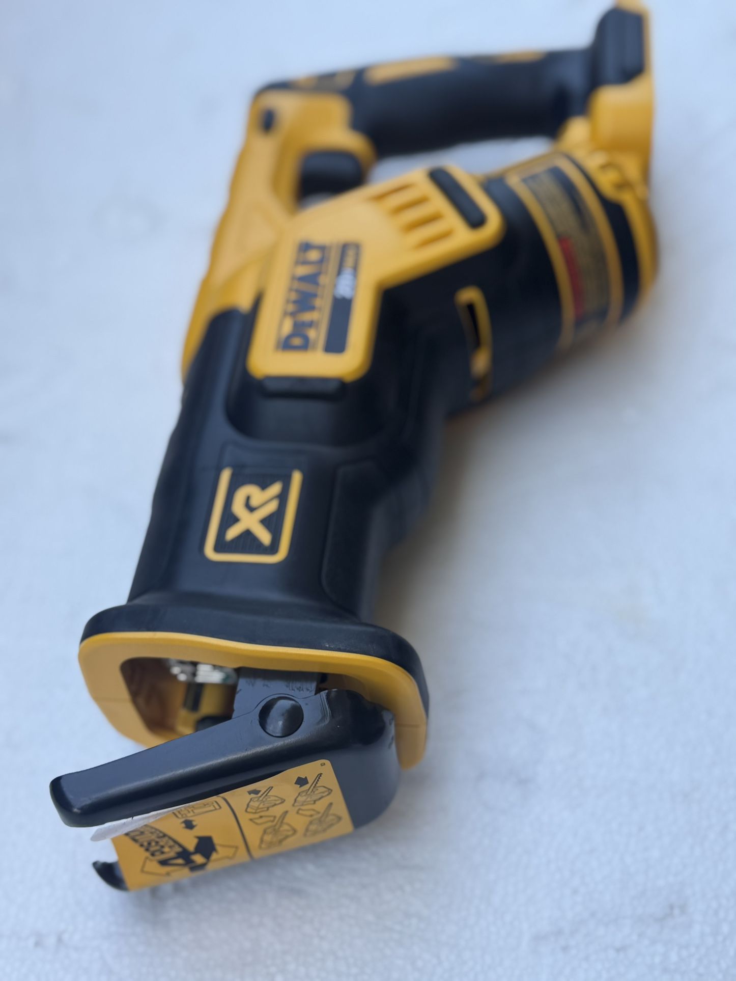DEWALT 20V MAX XR Cordless Brushless Compact Reciprocating Saw (Tool Only)