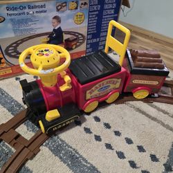 Kids Ride On Train With Tracks 6v