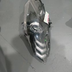 2020 Ford  Mustang  RIGHT HEADLIGHT 