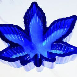 Custom handmade Resin ashtrays/ weed /Marijuana leaf/ smokers/ glamorous