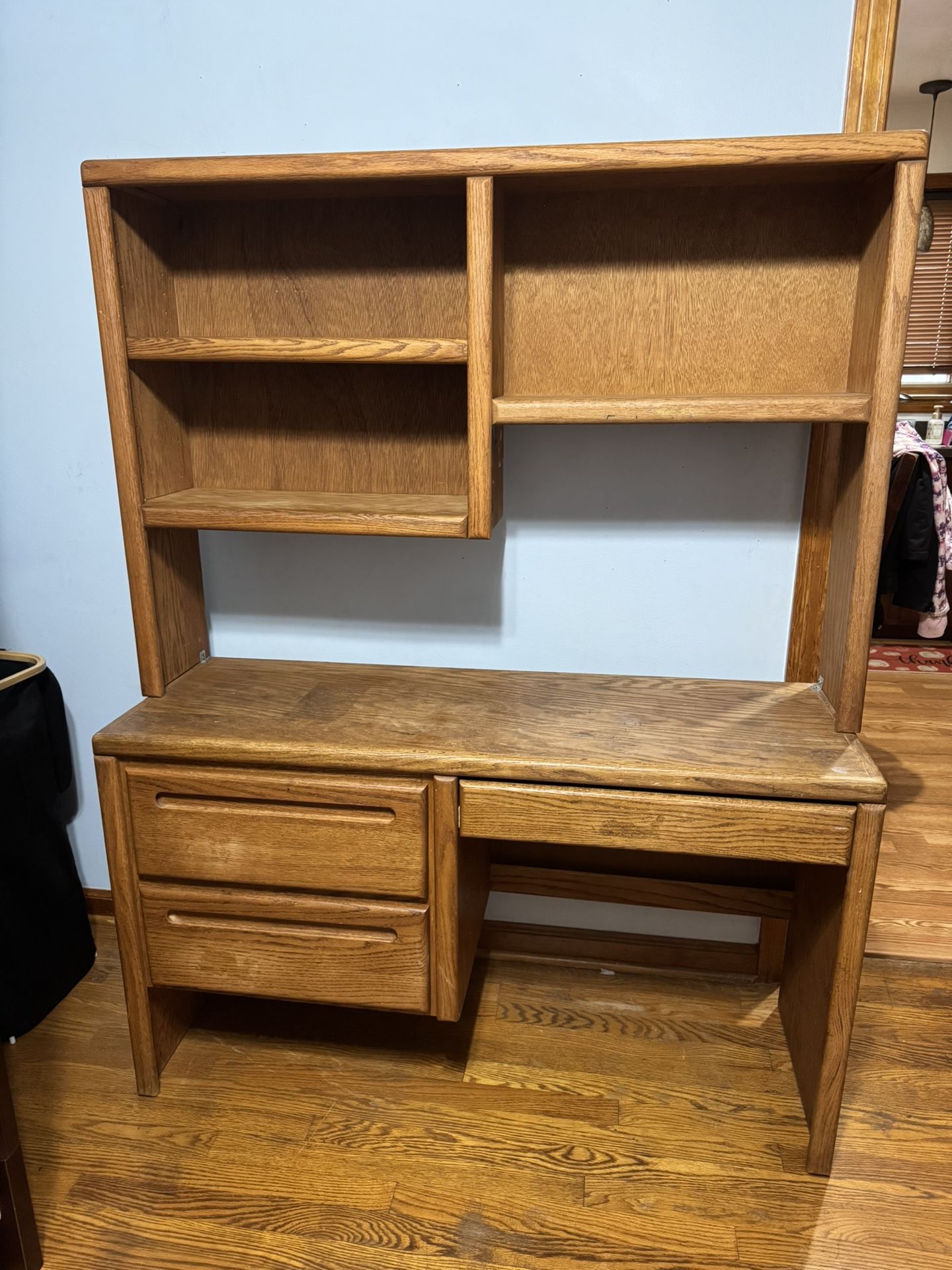 Children’s Bedroom Desk