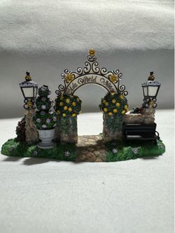 PARTYLITE OLDE WORLD VILLAGE ARBOR GATEWAY P7322HC Retired New In Box