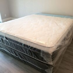 NEW QUEEN-SIZE PILLOW TOP MATTRESS AND BOX SPRING 🆕️
