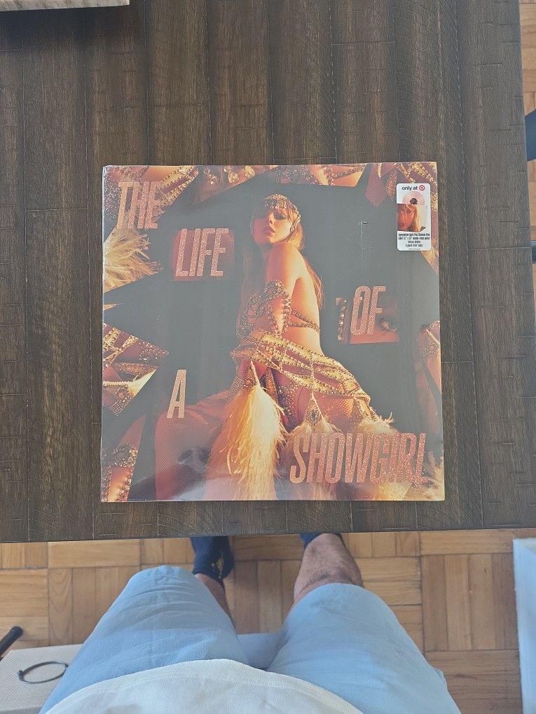 Taylor Swift The Life Of A Show Girl Vynil The Crowd Is Your King Edition
