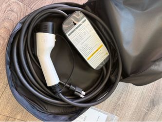 Aplysia Tech portable electric vehicle (EV) charger