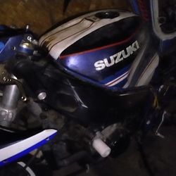 2001 Suzuki GSXR 750 