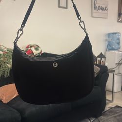 lululemon shoulder bag