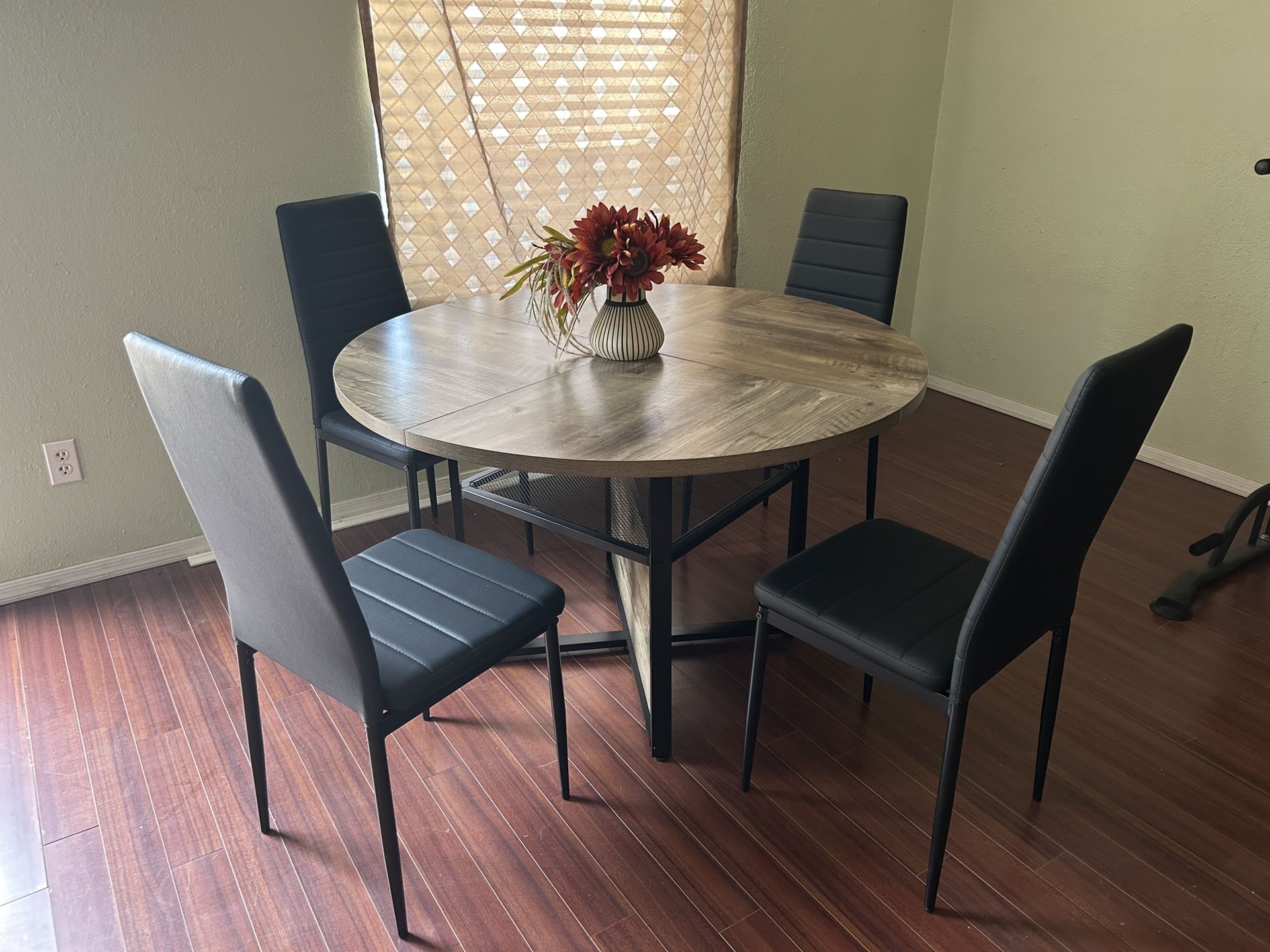 Dining Table Set