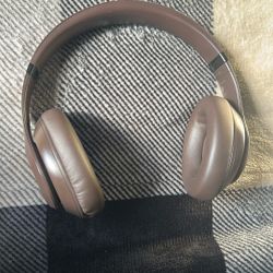 Beats Studios Pro