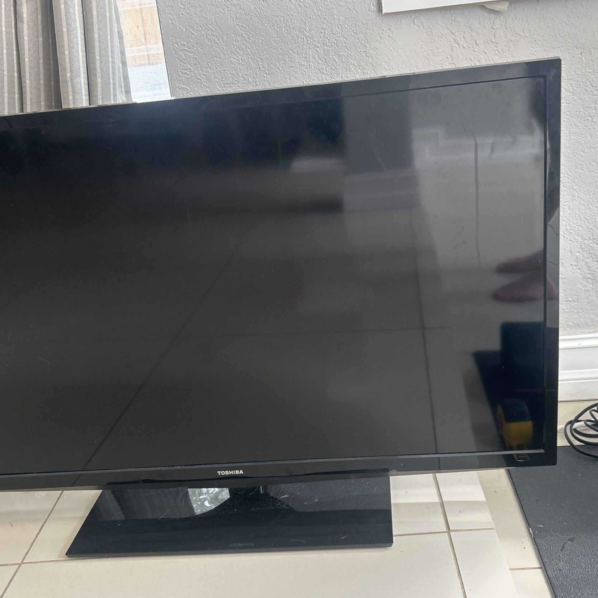 Toshiba 40 Inch TV 