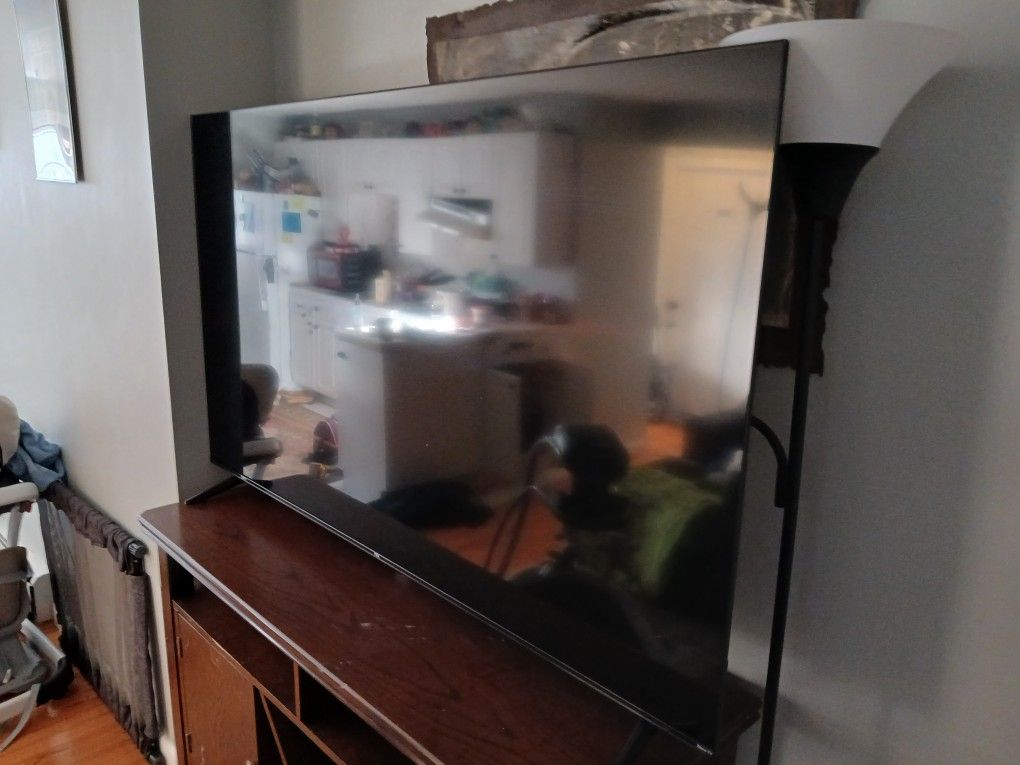 65 Inch TCL ROKU UhD
