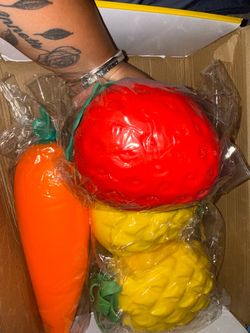 Giant fruit squishy