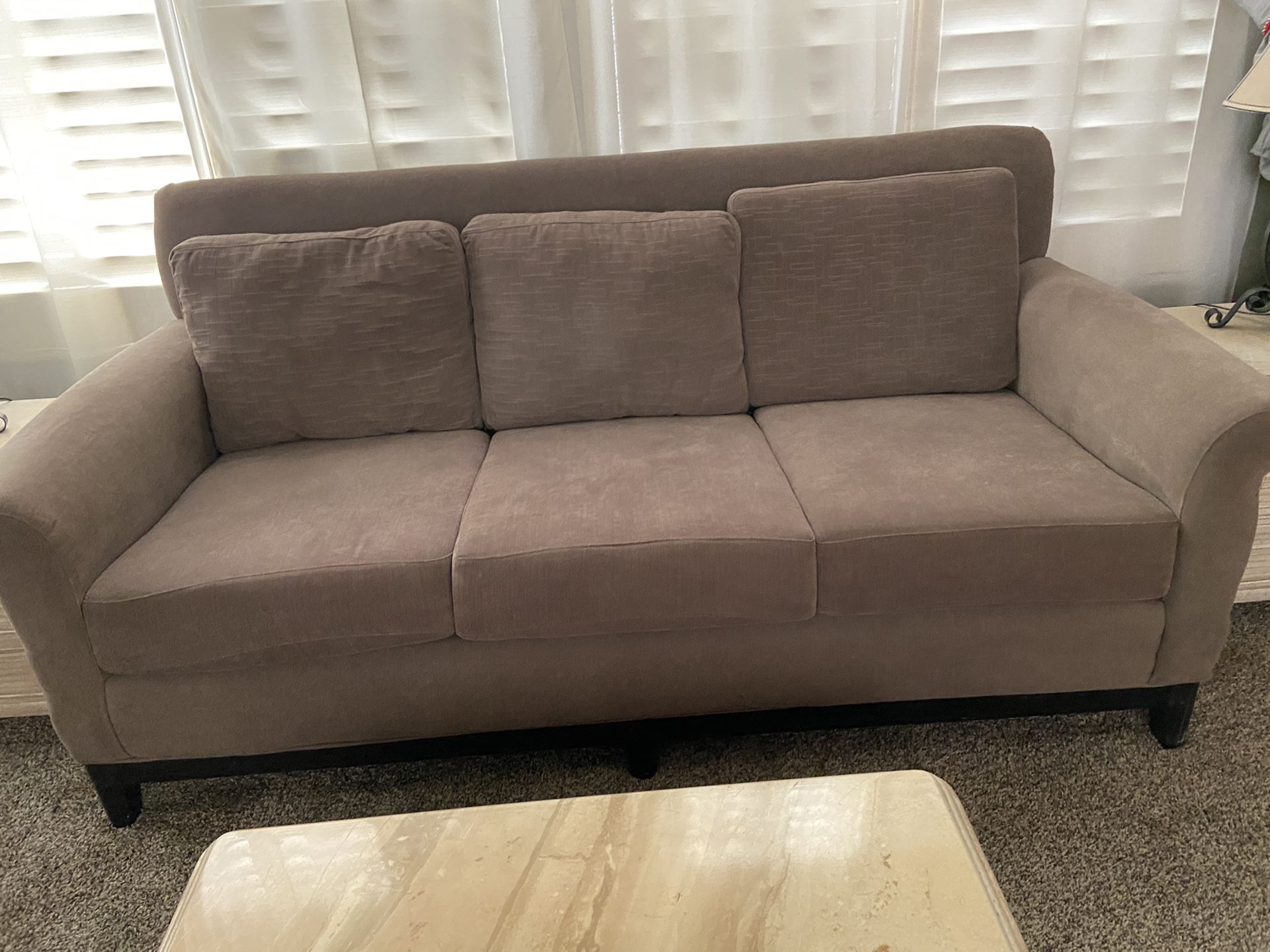 Couch w/ 2 chairs