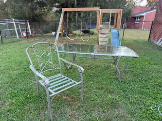 Patio table  and 4 chairs