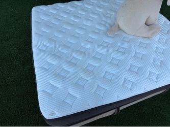 King-size mattress is in excellent condition
