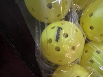 Franklin x40 pickle balls 40 count