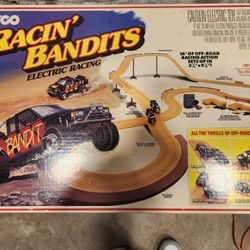 Tyco Racing Bandits Slot Car Track
