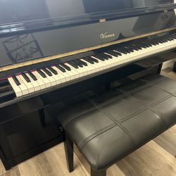 Vienna Upright Piano With Bench