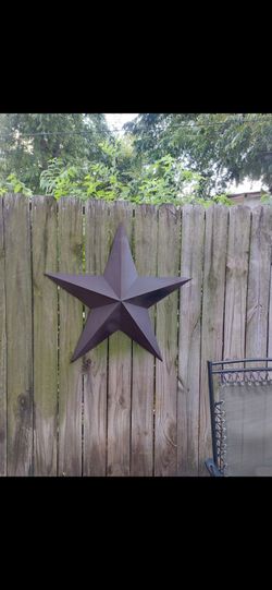 Metal star decor