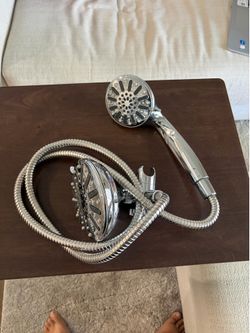Showerhead with handheld seperate piece