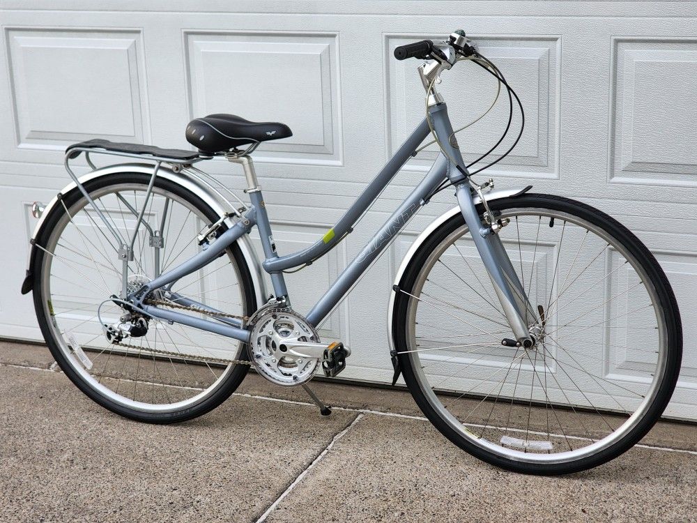 Giant Hybrid Bike 