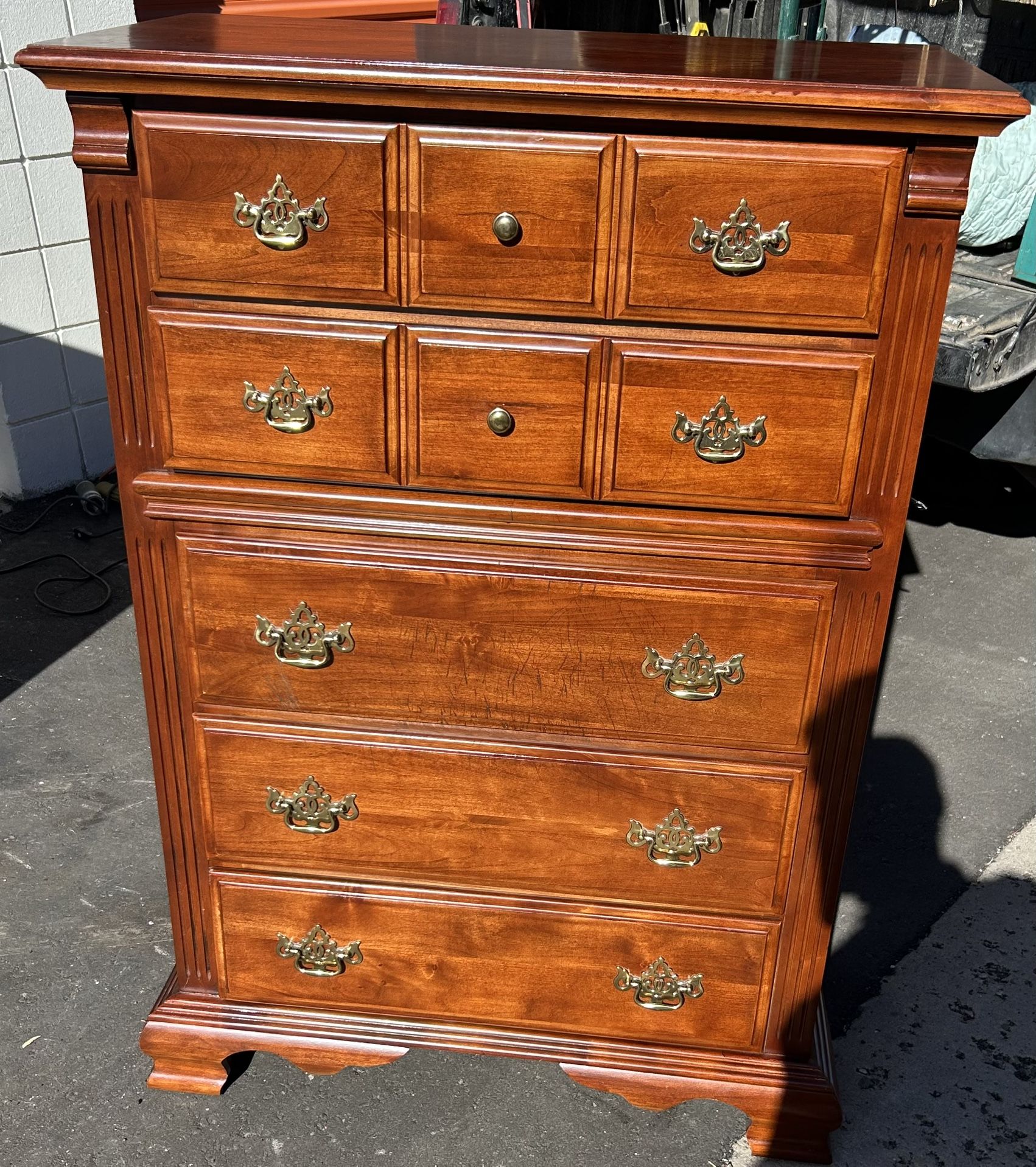 Micheal Howard vintage tall chest with pop up mirror and jewelry storage L35”*D20”*H51”(address in Description