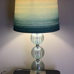 Stacked Spheres Lamp With Gradient Color Shade