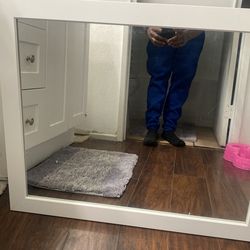 Selling my vanity mirror 33x26