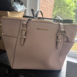 Michael Kors Charlotte Large Saffiano Leather Top-Zip Tote Bag
