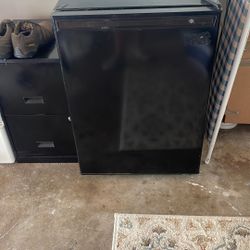 GE Mini Fridge