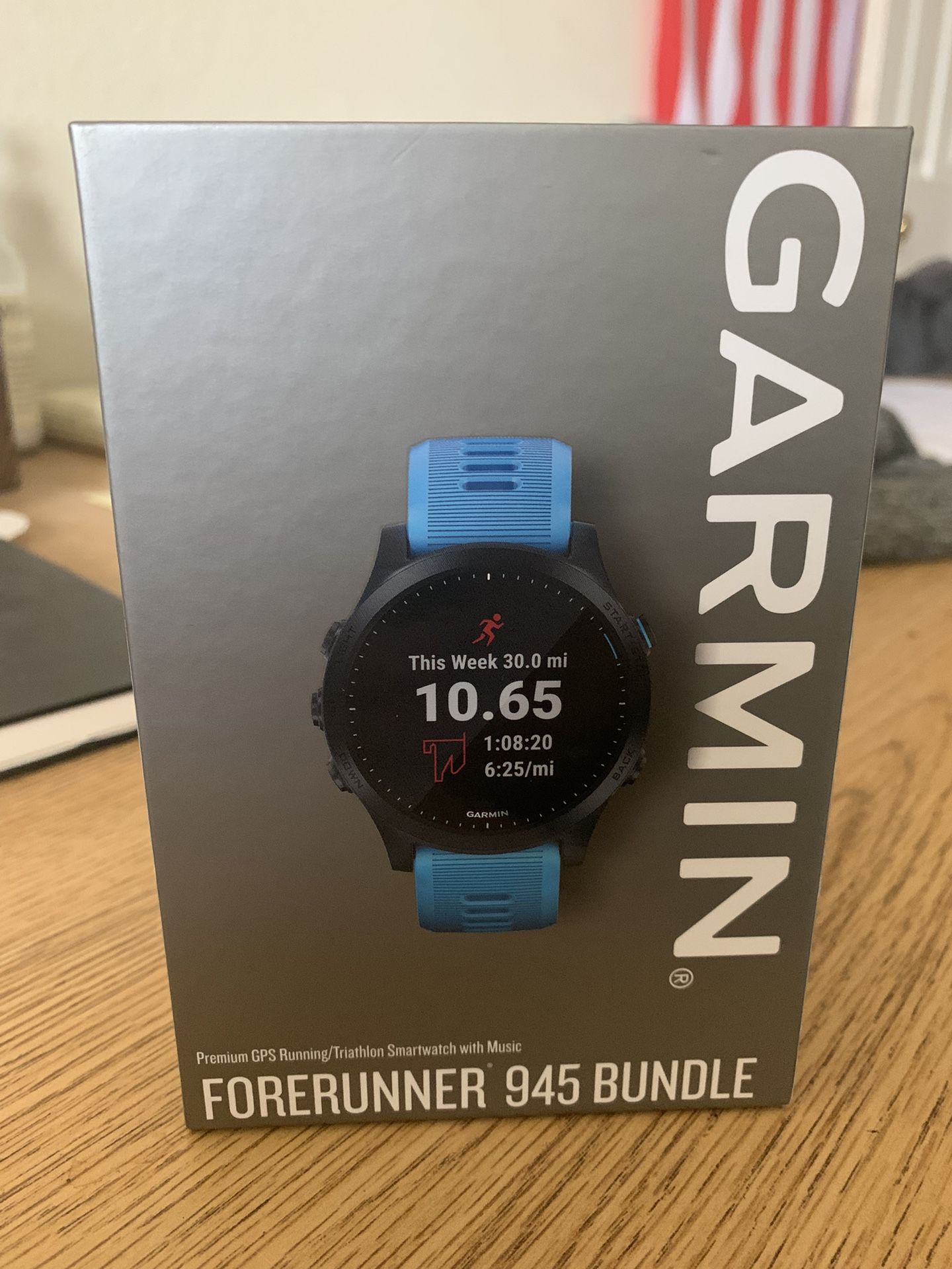  Garmin Forerunner 945 Bundle, Premium GPS Running/Triathlon  Smartwatch with Music, Blue : Electronics