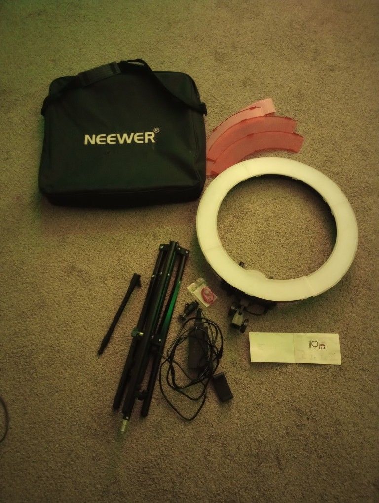 NEEWER Ring Light 18inch Kit: 55W 5600K