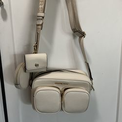 Michael Kors- Jet Set Medium Leather Purse