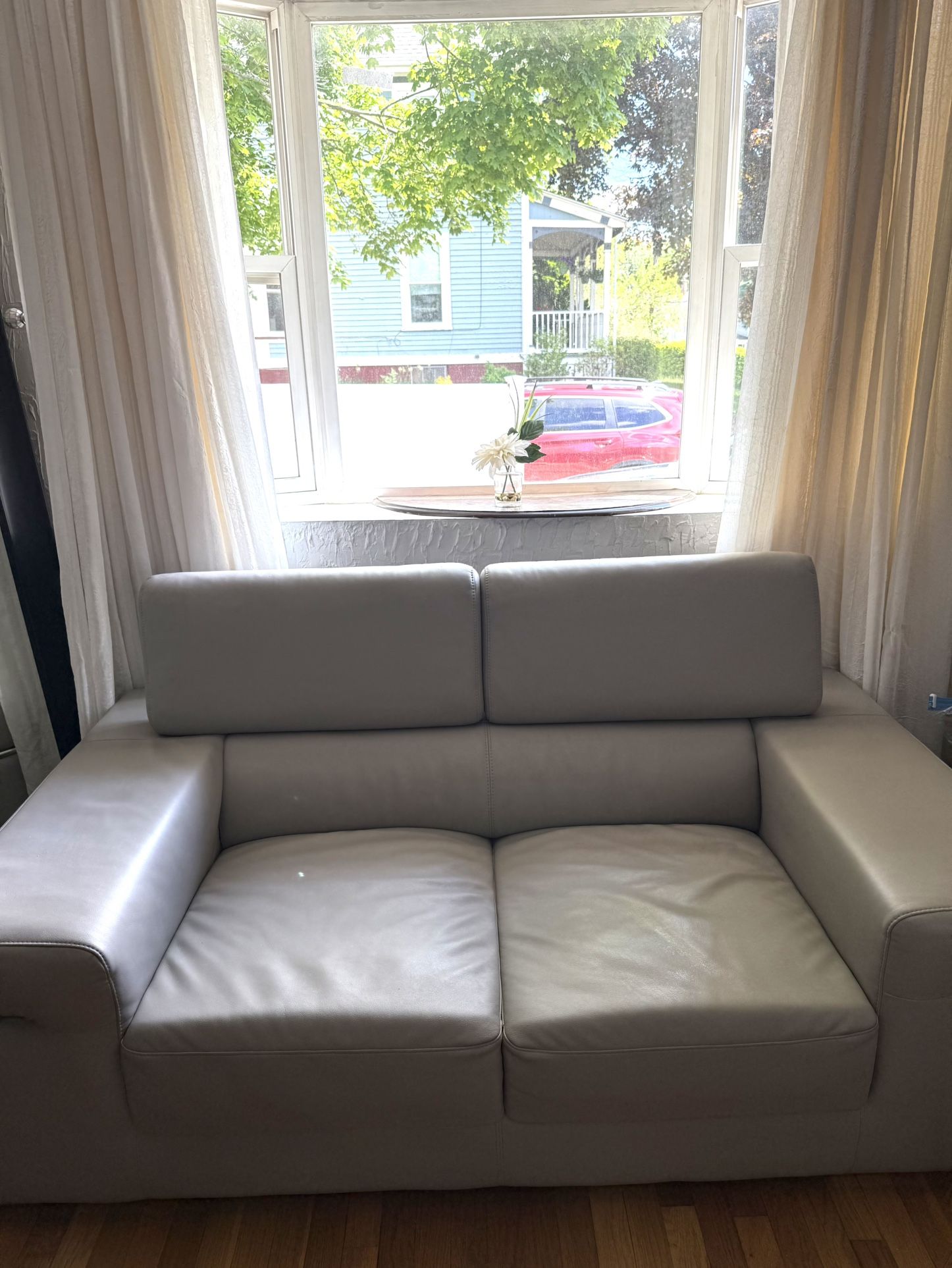 Beautiful 70” Faux Leather Couch .