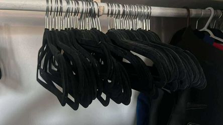 50 Non Slip Flocked Hangers 