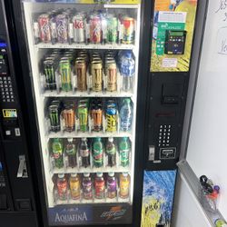 Dixie Narco DN3561 Cold Beverage  Vending Machine